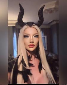 Navigationsbild von TS Transe Barbie Naz Shemale TS Trans
